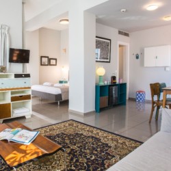 Executive suite Livingroom pic_Thessaloniki_thevillabookers.com
