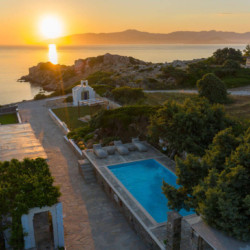 Paros Villa Aqua View2_theVillaBookers