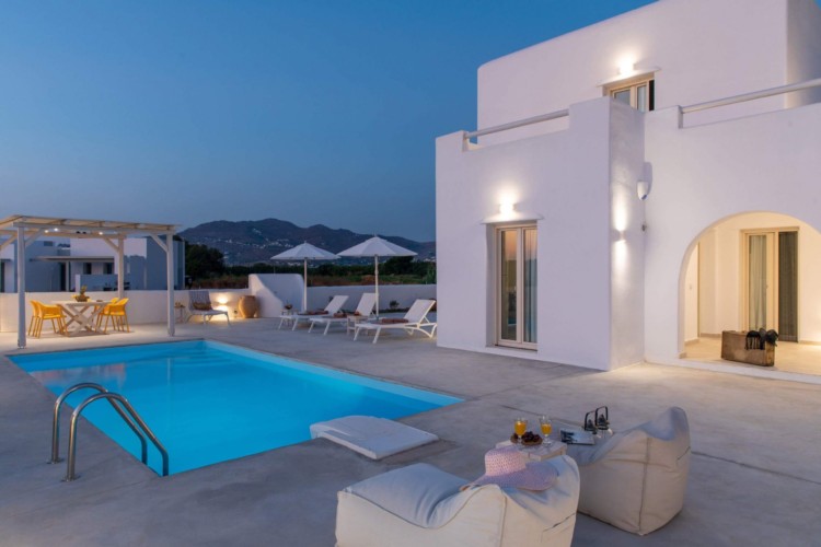 Naxos Villa White Venus