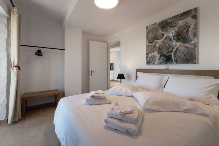 Peloponnese Twin Ivy Suite